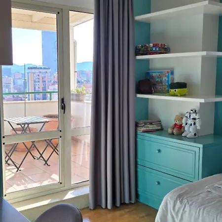 Bazaar's Eye, 3br, Central, Free Parking, Large Terrace 公寓 地拉那