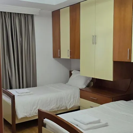 Bazaar's Eye, 3br, Central, Free Parking, Large Terrace 地拉那