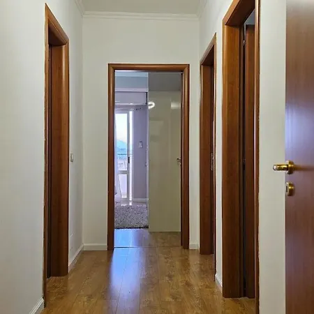 Bazaar's Eye Free Parking Spacious Tarrace Apartment