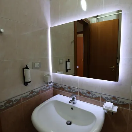 Bazaar's Eye, 3br, Central, Free Parking, Large Terrace Rruga Qemal Stafa, 1001 Apartment *