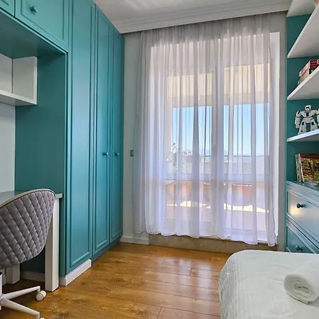 Bazaar's Eye Free Parking Spacious Tarrace Appartement Tirana