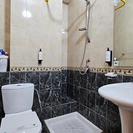 Apartment Bazaar's Eye, 3br, Central, Free Parking, Large Terrace Rruga Qemal Stafa, 1001 *