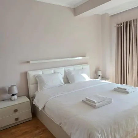 Bazaar's Eye, 3br, Central, Free Parking, Large Terrace Rruga Qemal Stafa, 1001 Apartment