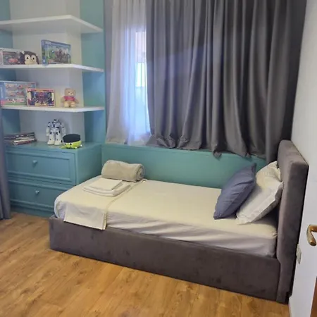 Appartement Bazaar's Eye, 3br, Central, Free Parking, Large Terrace Rruga Qemal Stafa, 1001 *